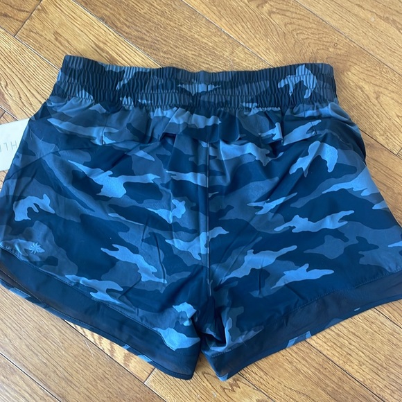 Athleta mesh racer run short, black camo colored. - Picture 2 of 3